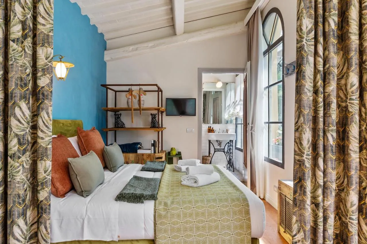 Guesthost - Le Serre Di Galileo Florenz Apartment
