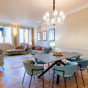 Apartment Genteel Via Della Spada, Florence
